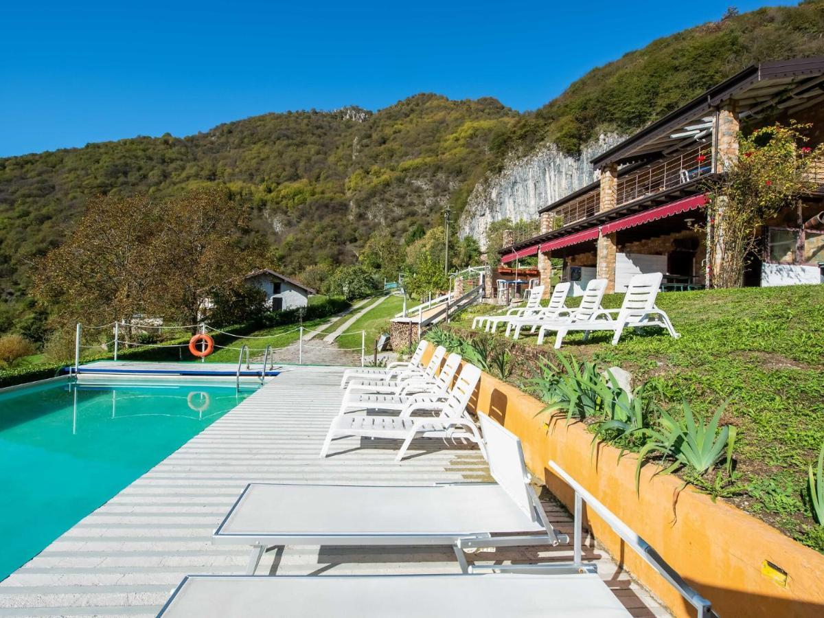 Beautiful Chalet With Swimming Pool In Lombardy Villa Marone Luaran gambar