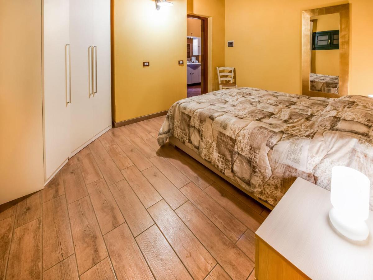 Beautiful Chalet With Swimming Pool In Lombardy Villa Marone Luaran gambar