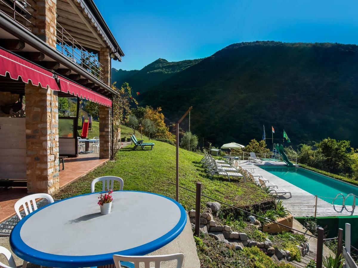 Beautiful Chalet With Swimming Pool In Lombardy Villa Marone Luaran gambar