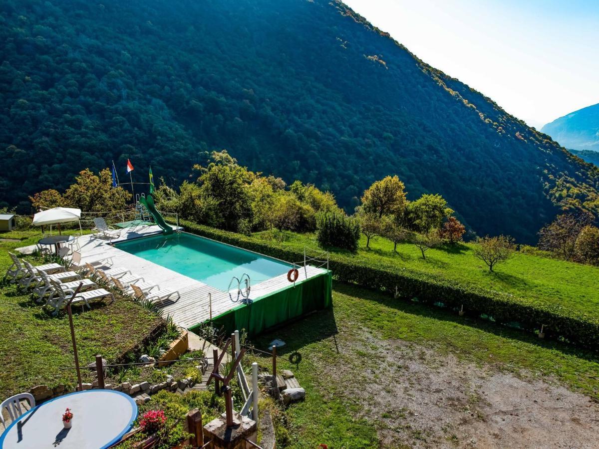 Beautiful Chalet With Swimming Pool In Lombardy Villa Marone Luaran gambar